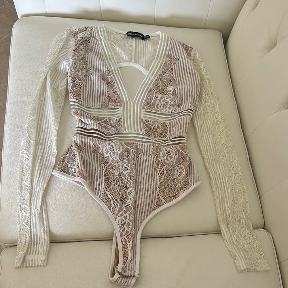 Pretty little thing Elegant Lace Bodysuit - Cream and White